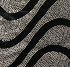 Black and Silver Wave Linen 120"